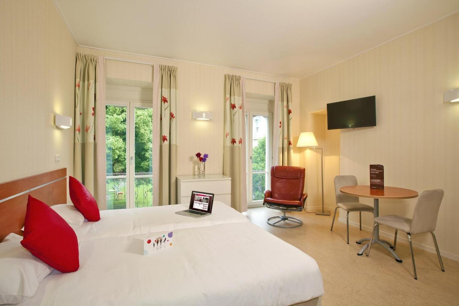 Hotels&Résidences - Le Metropole Luxeuil-les-Bains Habitación foto